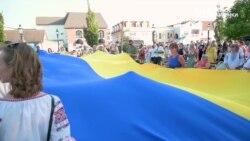 Українці у Нью-Джерсі підняли прапор до Дня Незалежності України. Відео