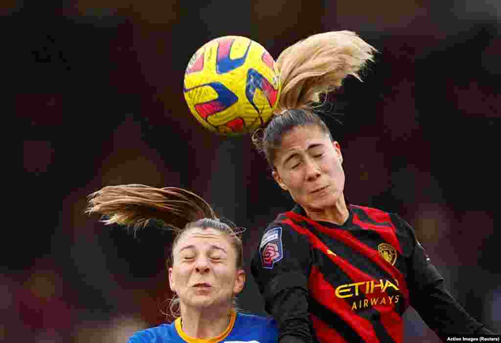 Brighton &amp; Hove Albion&#39;s Veatriki Sarri duels for the ball with Manchester City&#39;s Laia Aleixandri during the Women&#39;s Super League at the Broadfield Staduim in Crawley, Britain.