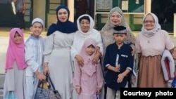 Novia Rahmi dan keluarga di Indonesia (dok: Novia Rahmi)