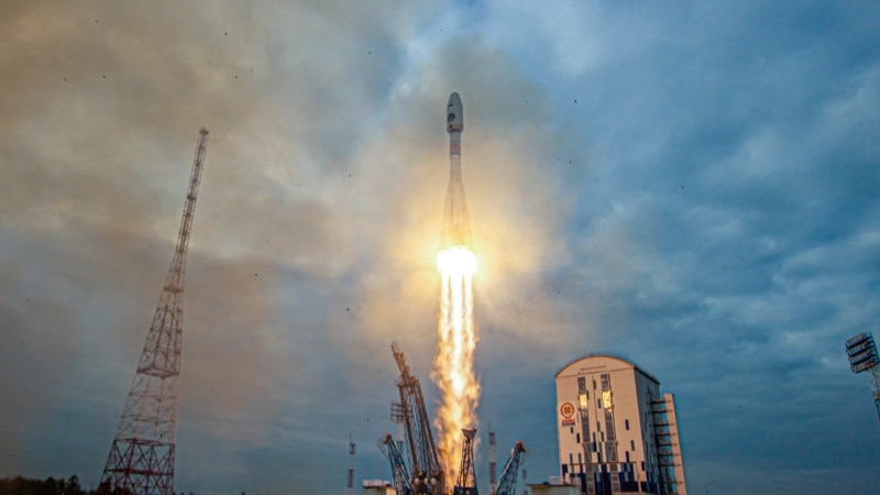Russia's Luna-25 Spacecraft Suffers Technical Glitch 
