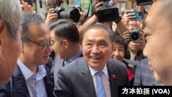 台灣總統大選國民黨參選人侯友宜週五（9月15日）訪問紐約中華公所受到支持者歡迎。（方冰拍攝）