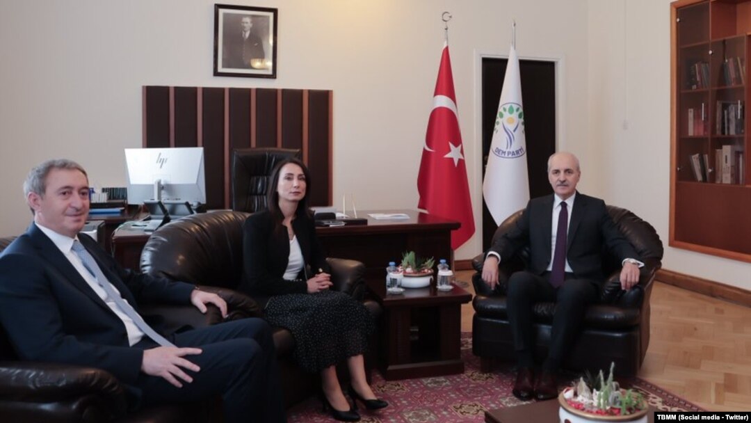 TBMM Başkanı Kurtulmus, DEM Parti Eş Genel Başkanları Tülay Hatımoğulları Oruç ve Tuncer Bakırhan'ı Meclisteki parti grubunda ziyaret etti.