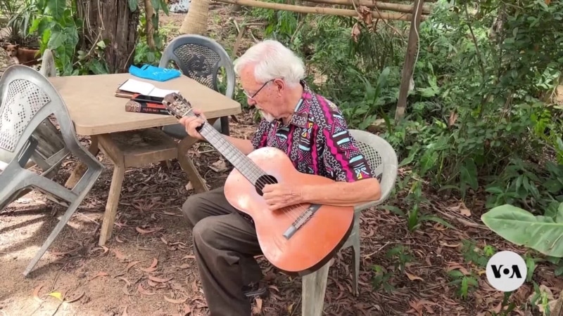 British-born guitarist revels in Ghanian sounds  