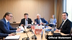 Predsednik Srbije Aleksandar Vučić i premijer Kosova Aljbin Kurti na sastanku sa visokim predstavnikom EU Žozepom Boreljom i specijalnim izaslanikom Miroslavom Lajčakom (Foto: newsroom.consilium.europa.eu)
