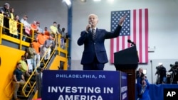 El presidente Joe Biden habla sobre su propuesta de presupuesto para 2024 en el Finishing Trades Institute, en Filadelfia, EEUU, el 9 de marzo de 2023.
