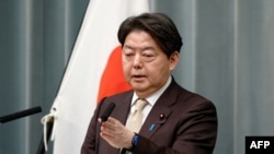 日本內閣官房長官林芳正在東京首相官邸的記者會上致詞。 (2024年2月21日)