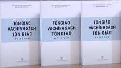 Thấy gì qua việc Việt Nam công bố sách trắng tôn giáo? | VOA