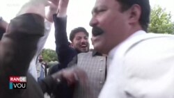 Pakistan: Lapolis ap Chèche Patizan Imran Khan