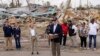 El presidente Joe Biden habla después de inspeccionar los daños en Rolling Fork, EEUU, el 31 de marzo de 2023, luego de que un tornado mortal y una tormenta severa atravesaran el área.