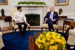 美国总统拜登在白宫会晤到访的菲律宾总统小马科斯。（2023年5月1日）