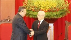 Tổng bí thư Việt Nam tiếp đón quan chức Đảng Cộng sản Trung Quốc trước chuyến thăm của tổng thống Mỹ | VOA