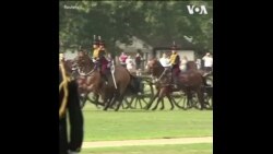 英国纪念女王逝世一周年 