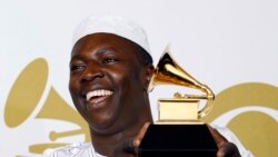 A bɛ ka fɔlisen minnu kɛ Ameriki jamana na, olu dɔ kɔnɔ, Vieux Aly Farka kumana ni Modibo Dembele ye.