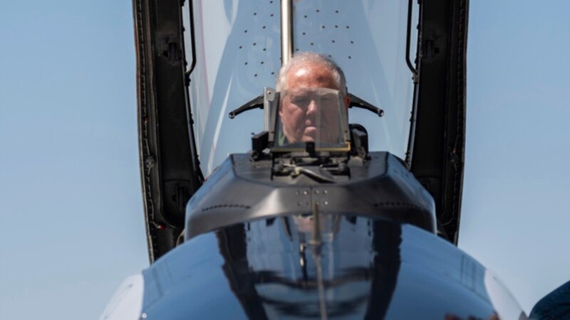 US Air Force leader takes AI-controlled fighter jet ride in test vs human pilot ...