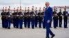 Presiden AS Joe Biden disambut oleh pasukan kehormatan Prancis setelah tiba di bandara Orly, selatan Paris, Rabu, 5 Juni 2024. Biden berada di Prancis untuk memperingati ulang tahun ke-80 "D-Day".