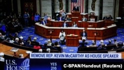 Голосование по вопросу отставки спикера Кевина Маккарти в Палате представителей. 3 октября 2023 года.