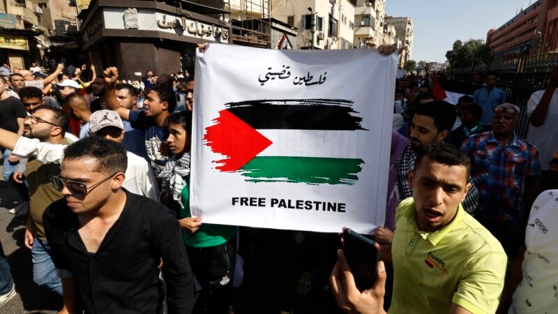 Des dizaines de milliers d'Egyptiens manifestent pour Gaza