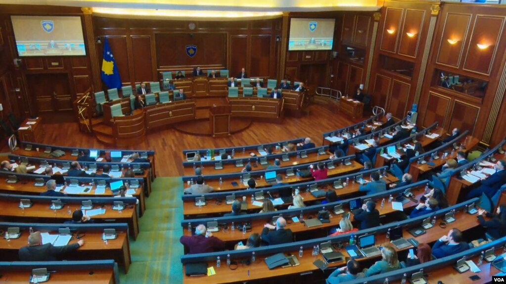 Kosovë, opozita kritikon kryeministrin Kurti për pranimin e planit evropian