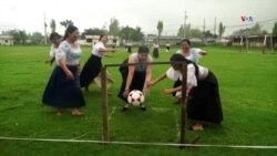 Mujeres indígenas ecuatorianas crean su propio deporte al no poder jugar fútbol