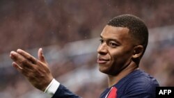 Penyerang Prancis Paris Saint-Germain Kylian Mbappe selama pertandingan sepak bola Grup F Liga Champions UEFA antara Newcastle United dan Paris Saint-Germain di St James' Park di Newcastle, timur laut Inggris pada 4 Oktober 2023. (Foto : AFP)