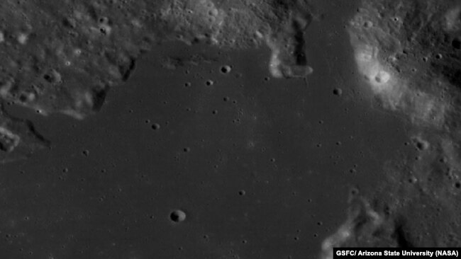 Район кратера Груйтуйзен – ожидаемое место посадки модуля