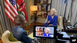 Prva dama Sjedinjenih Država Jill Biden govori tokom intervjua sa novinarkom Associated Pressa iz Bijele kuće Darlene Superville u Najrobiju, Kenija, petak, 24. februar 2023.