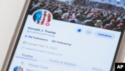 Llogaria e ish presidentit Trump në rrjetin social Truth Social