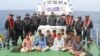 Pasukan Penjaga Pantai India (ICG), Gujarat Anti-Terrorist Squad (ATS) dan Badan Pengendalian Narkotika (NCB) menangkap para penyelundup yang membawa narkoba senilai $71 juta di perairan mereka, Minggu (28/4). (Facebook/IndianCoastGuard)