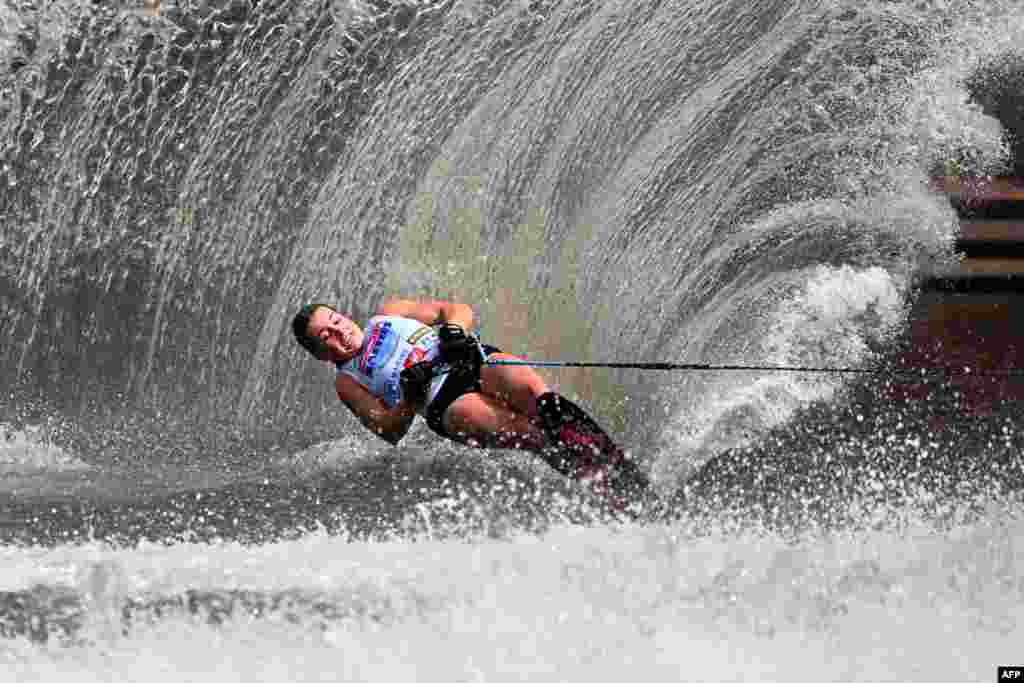 Lara Butlin of Australia competes in the Moomba Masters Women&#39;s Slalom event on the Yarra River in Melbourne, Australia.