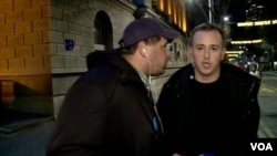 Napad na novinara TV N1 Mladena Savatovića prilikom izvještavanja sa protesta u Beogradu. (foto: N1)