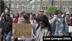 Georgetown öğrencileri gösteriden sonra Geoegw Washington Üniversitesi'ndeki protestolara destek vermek için yürüdü.