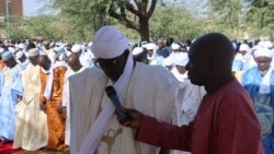  Timbuktu dugudenw bɛ Eid Mubarack fo silamɛ jamana bɛɛ ye. Bɛɛ ye delili kɛ ka hɛrɛ, lakana ani sigidamɔgɔw ka jɛɲɔgɔnya.