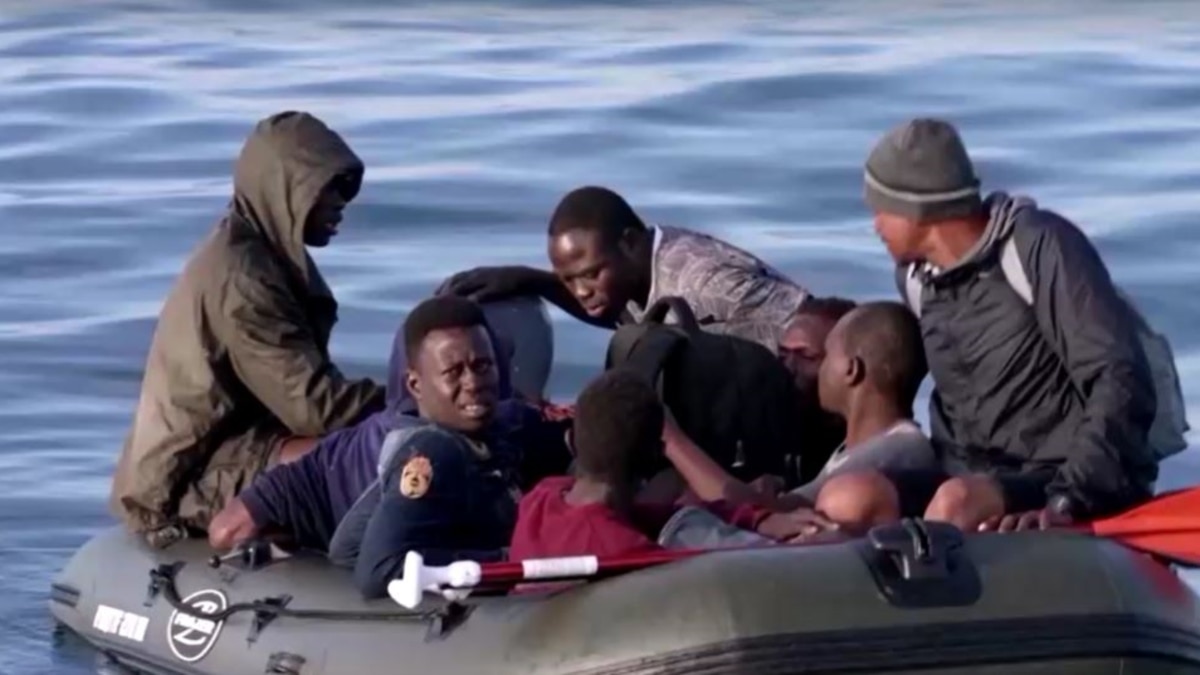 UK Considers Plan to Pay Migrants to Relocate to Rwanda