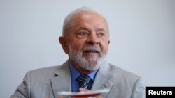 Presiden Brazil Luiz Inacio Lula da silva ketika menghadiri pertemuan dengan perwakilan politbiro China di Planalto Palace, Brasilia, Brazil, pada 22 September 2023. (Foto: Reuters/Adriano Machado)