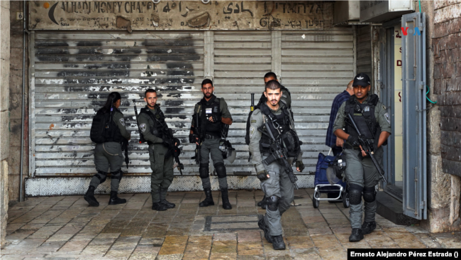 Tras los ataques de Hamás a Israel, en Jerusalén se respira una extraña calma.