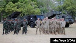 Sekitar 3.000 personel tentara gabungan dari beberapa negara seperti AS, Inggris, Australia, Jepang, dan Singapura mengikuti latihan Super Garuda Shield 2023 di Jawa Timur. (Foto: VOA/Indra Yoga)