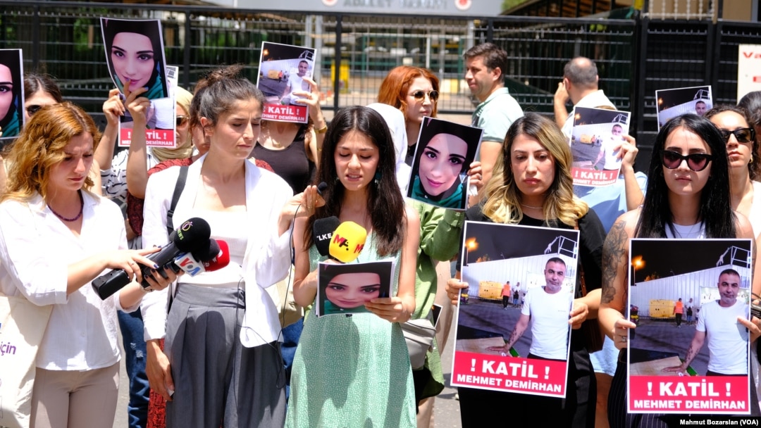 Diyarbakır’daki kadın örgütleri Hilal Kar’ın katil zanlısının yakalanması için adliye önünden çağrı yaptı.
