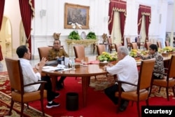 Presiden Jokowi memanggil Menteri PUPR Basuki Hadimulyono Dan Wakil Menteri ATR/ Wakil Kepala BPN Raja Juli Antoni sehubungan pengangkatan keduanya menjadi Plt Kepala Dan PLT Wakil Kepala OIKN (Biro Setpres)