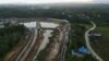 FILE: Pembangunan bendungan Intake Sepaku, yang akan memasok air bersih untuk ibu kota baru Indonesia, IKN di Sepaku, Kalimantan Timur, 6 Maret 2023. (REUTERS/Willy Kurniawan)