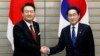 ဂျပန်နဲ့ တောင်ကိုရီးယား ထိပ်သီးဆွေးနွေးပွဲ နှစ်နိုင်ငံ ဆက်ဆံရေး ‘ကဏ္ဍသစ်' ဖွင့်လှစ်