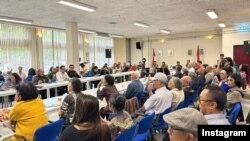 Pertemuan Menkolpol hukam, Prof. Dr. Mahfud, MD, dan Menkumham Yassona Laoly dengan Eks. siswa Ikatan Dinas (MAHID) di Gedung Pertemuan De Schakel, Amsterdam, 28 Agustus 2023. (IG/yassona.laoly)