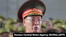 Menteri Pertahanan Korea Utara Kang Sun Nam dalam upacara parade militer, menandai peringatan penting Perang Korea di Lapangan Kim Il Sung, Pyongyang, 27 Juli 2023.