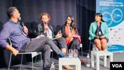 VOA editor Salem Solomon (right) participates in a discussion on the challenges journalists face in an era of disinformation and artificial intelligence.