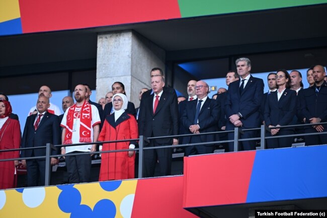 Erdoğan da maçı tribünde izledi.