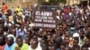 FILE: Warga Niger memprotes kehadiran militer AS, di Niamey, Niger 13 April 2024. (REUTERS/Mahamadou Hamidou)