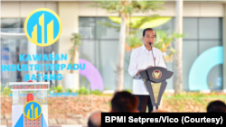 Presiden Joko Widodo meresmikan operasional Kawasan Industri Terpadu (KIT) Batang di Kabupaten Batang, Provinsi Jawa Tengah, 26 Juli 2024. (Foto: Courtesy/BPMI Setpres/Vico)