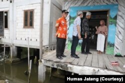 Pemprov Jawa Tengah meninggikan rumah warga hingga 1,5 meter dari muka air laut. (Foto: Courtesy/Humas Jateng)
