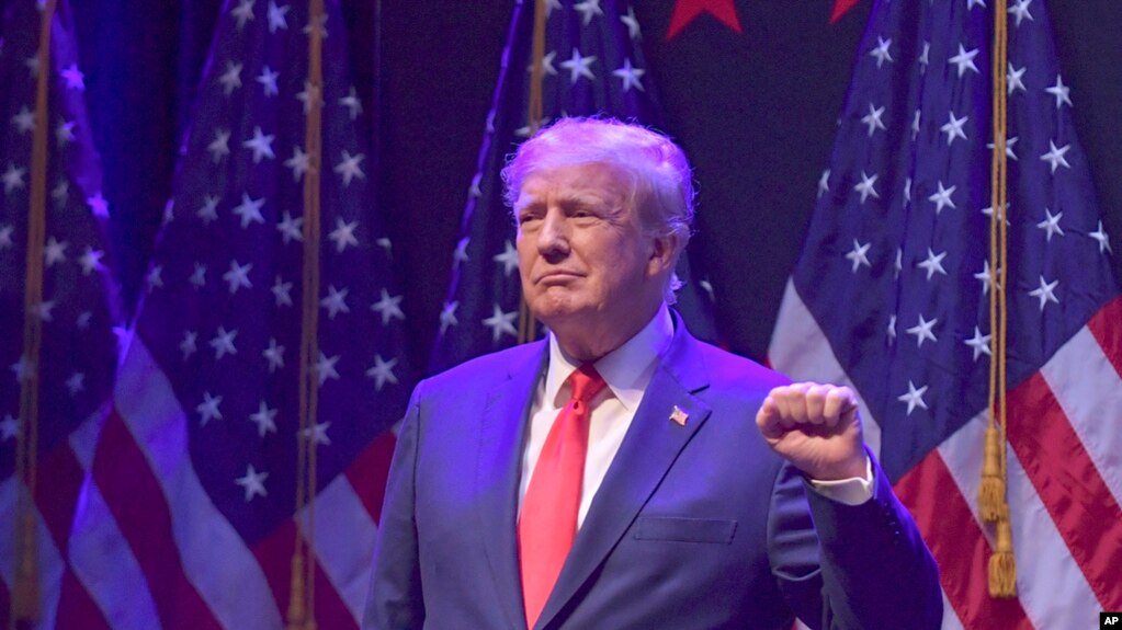 Cựu Tổng thống Donald Trump vận động tranh cử ngày 13/3/ 2023, ở Davenport, Iowa.