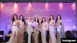 Para pemenang berpose usai konferensi pers tentang penobatan Fabienne Nicole G.sebagai pemenang Kontes Kecantikan Ratu Sejagad "Miss Universe Indonesia" 2023 di Beach City International Stadium, Jakarta, 3 Agustus 2023. (Instagram/missuniverse_id)