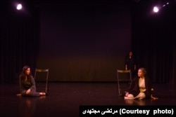 تئاتر «از سنگهای بی‌نشان تا مهسا دختر ایران»